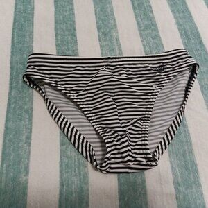 (*) BLACK AND WHITE STRIPED SPEEDO "POWERFLEX" SWIM BRIEF, SIZE 30" (Pre-Owned)